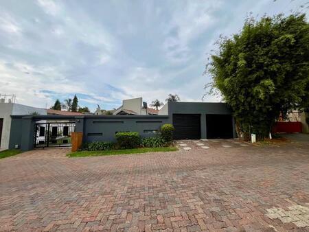3 Bedroom Cluster in Weltevreden Park