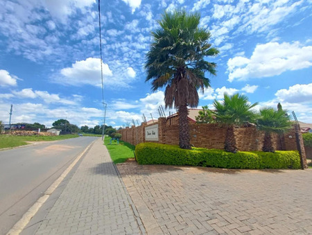 2 Bedroom Townhouse in Honeydew