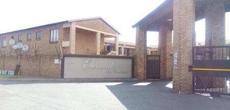 3 Bedroom Townhouse in Krugersdorp Central