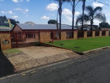 5 Bedroom House in Krugersdorp North