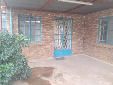 1 Bedroom House in Elandspoort