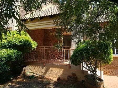 2 Bedroom Townhouse in Mooikloof Ridge