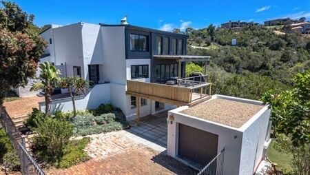 5 Bedroom House in Bowtie