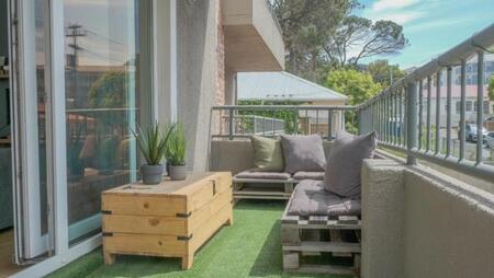 Bachelor apartment in Wynberg Upper