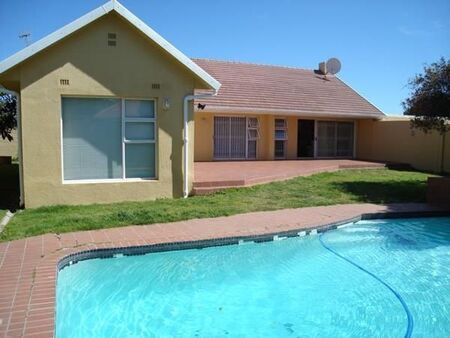 4 Bedroom House in Milnerton Central