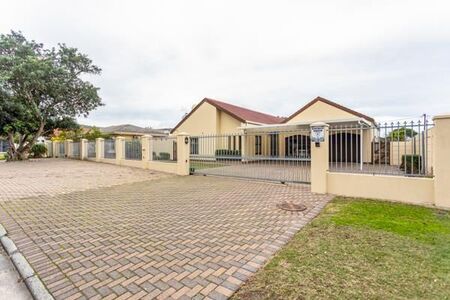 3 Bedroom House in Panorama