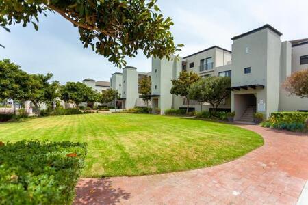 1 Bedroom Apartment in Century City