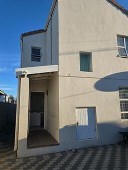 2.5 Bedroom House in Ruyterwacht