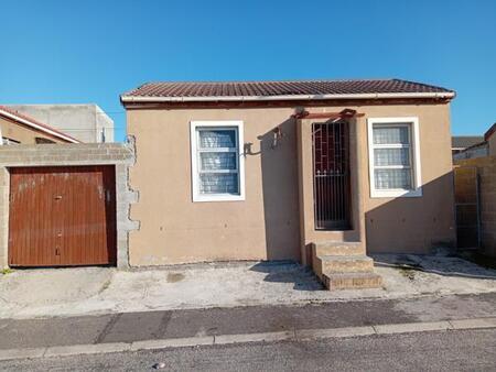 2 Bedroom House in Strandfontein