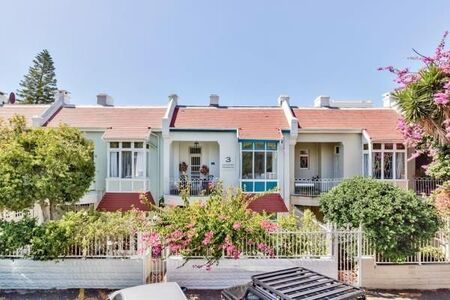 3 Bedroom House in Three Anchor Bay