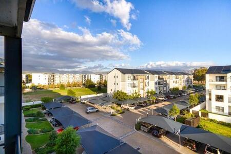 1 Bedroom Apartment in Paardevlei