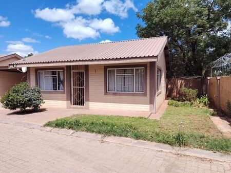 1 Bedroom Apartment in Postmasburg