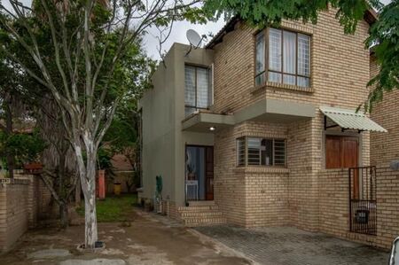 3 Bedroom Duplex in Stonehenge