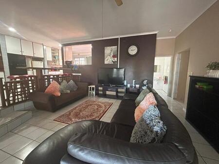 4 Bedroom House in Meer En See