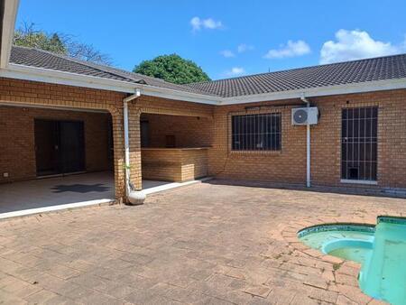 4 Bedroom House in Meer En See