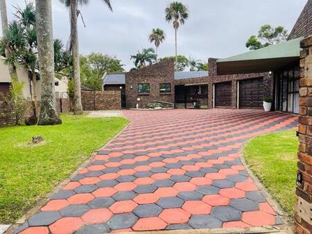 5 Bedroom House in Meer En See