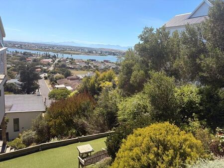 1 Bedroom cottage to rent in Lakeside, Cape Town