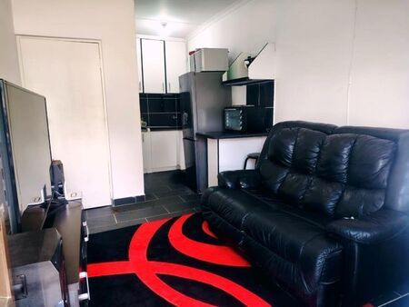 2 Bedroom house to rent in Malvern, Queensburgh