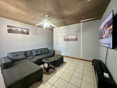 1 Bedroom bachelor apartment to rent in Mthatha