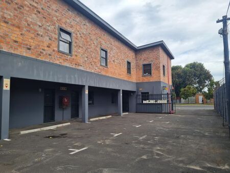 1 Bedroom bachelor apartment to rent in Steenberg, Cape Town