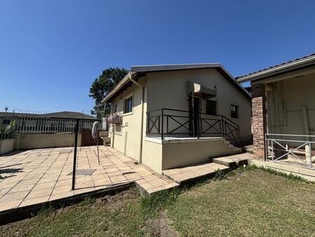 2 Bedroom Simplex in Clare Estate