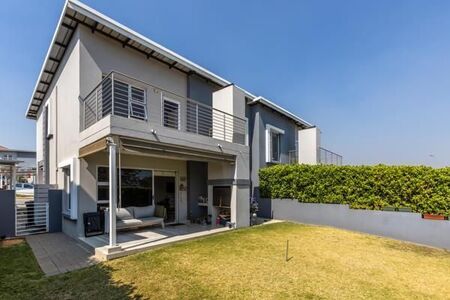 3 Bedroom Townhouse in Eagle Canyon Golf Estate