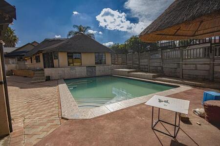 3 Bedroom Simplex in Lindhaven