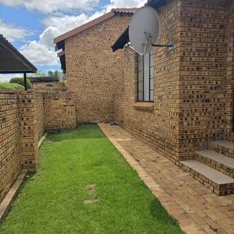 2 Bedroom Townhouse in Honeydew