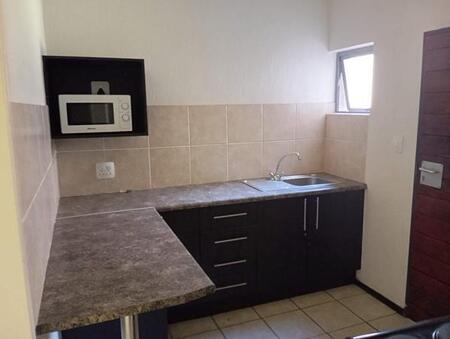 1 Bedroom Apartment in Ruimsig