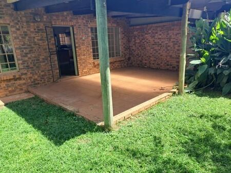 2 Bedroom House in Kameeldrift East