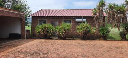 2 Bedroom Apartment in Kameeldrift West