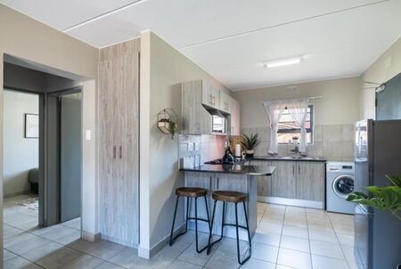 2 Bedroom Apartment in Mooikloof Equestrian Estate