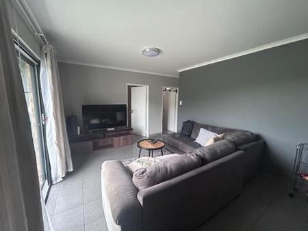 2 Bedroom Apartment in Willow Park Manor