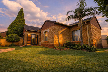 3 Bedroom Townhouse in Equestria