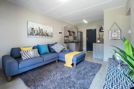 2 Bedroom Apartment in Waterkloof Glen