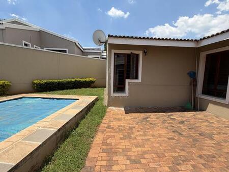 2 Bedroom House in Waterkloof Ridge