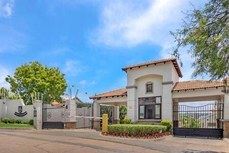 2 Bedroom Townhouse in Paulshof