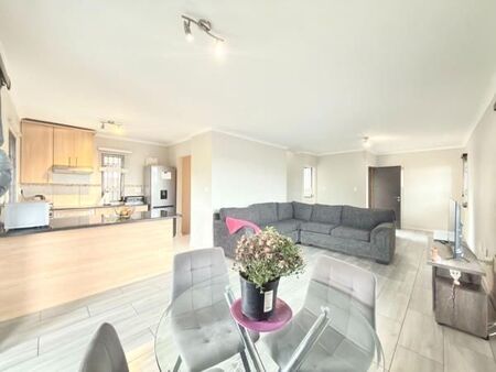 3 Bedroom Townhouse in Dainfern