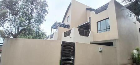2 Bedroom Apartment in Douglasdale