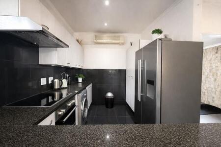 2 Bedroom Cluster in Bryanston