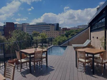 Studio Apartment in Sandton Central