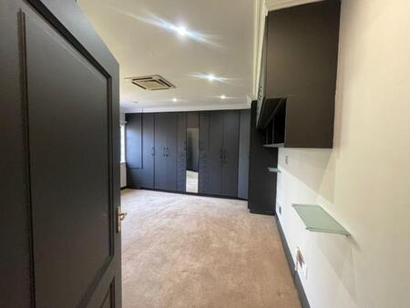 6 Bedroom House in Houghton Estate