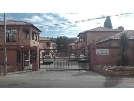 3 Bedroom Duplex in Oakdene