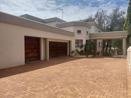 5 Bedroom House in Van Riebeeck Park