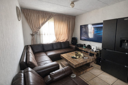 2 Bedroom Apartment in Glen Marais