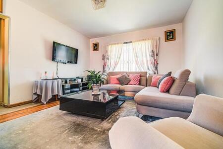 3 Bedroom Apartment in Mackenzie Park