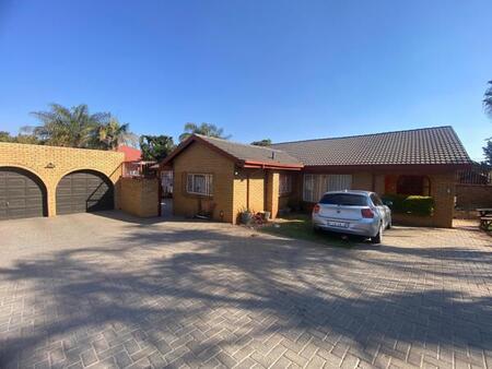4 Bedroom House in Laudium
