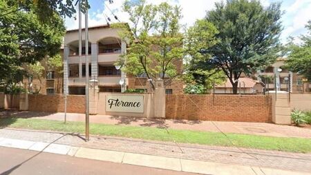 2 Bedroom Apartment in Die Hoewes