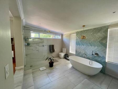 2 Bedroom House in Bergvliet