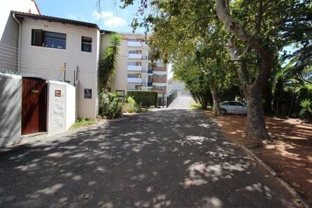3 Bedroom Townhouse in Plumstead